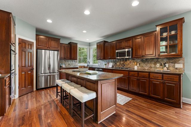 21761 Pine Tree Circle, Lakeville, MN 55044
