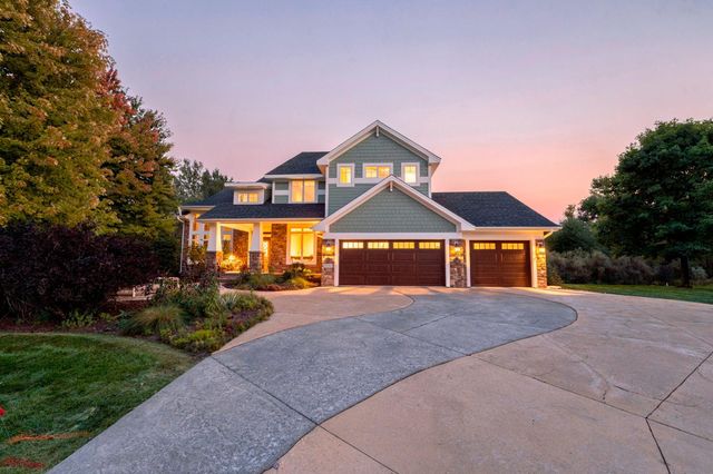 21761 Pine Tree Circle, Lakeville, MN 55044
