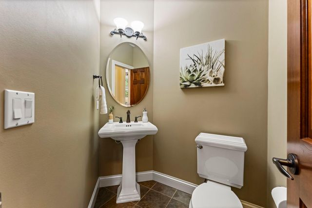 21761 Pine Tree Circle, Lakeville, MN 55044