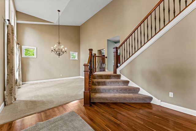 21761 Pine Tree Circle, Lakeville, MN 55044