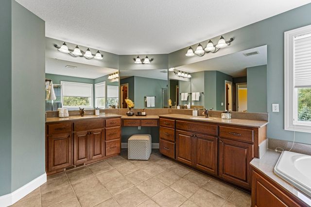 21761 Pine Tree Circle, Lakeville, MN 55044