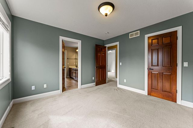 21761 Pine Tree Circle, Lakeville, MN 55044