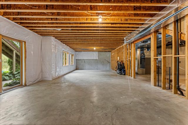 21761 Pine Tree Circle, Lakeville, MN 55044