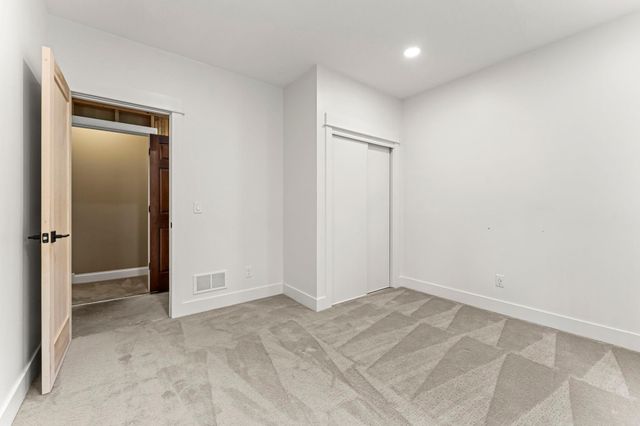 21761 Pine Tree Circle, Lakeville, MN 55044