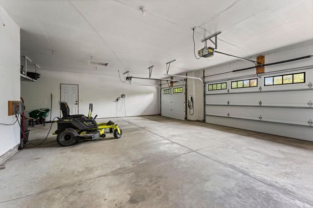21761 Pine Tree Circle, Lakeville, MN 55044