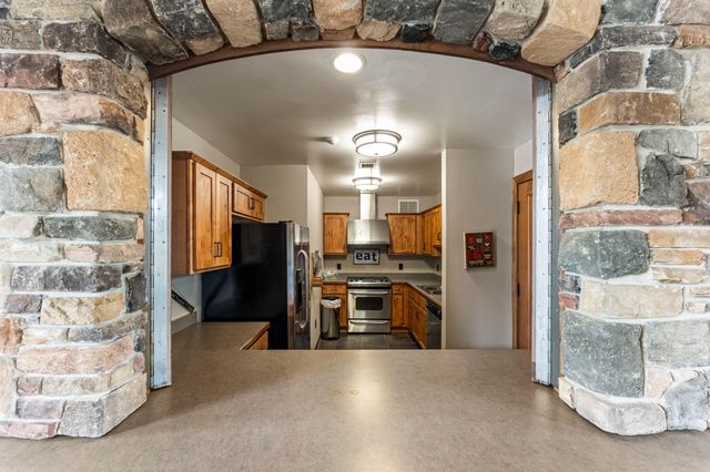 21761 Pine Tree Circle, Lakeville, MN 55044