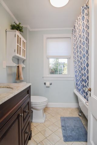 97 Dutcher St, Hopedale, MA 01747