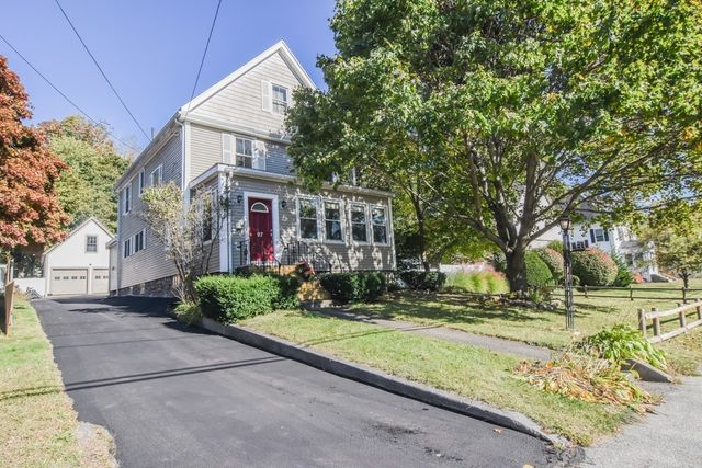 97 Dutcher St, Hopedale, MA 01747