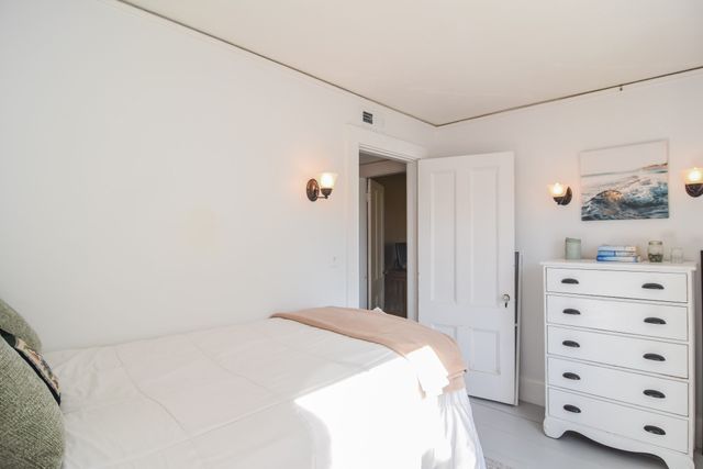 97 Dutcher St, Hopedale, MA 01747