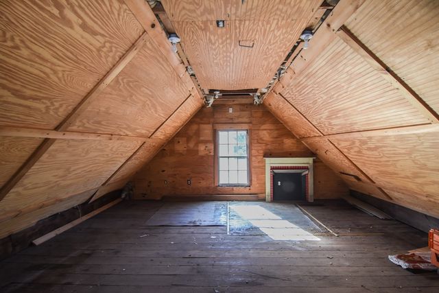 97 Dutcher St, Hopedale, MA 01747