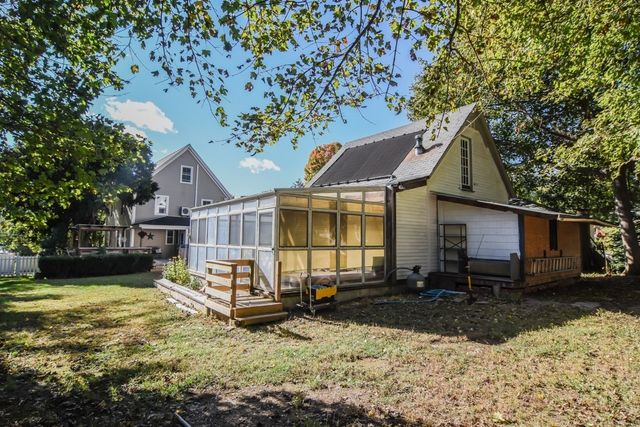 97 Dutcher St, Hopedale, MA 01747