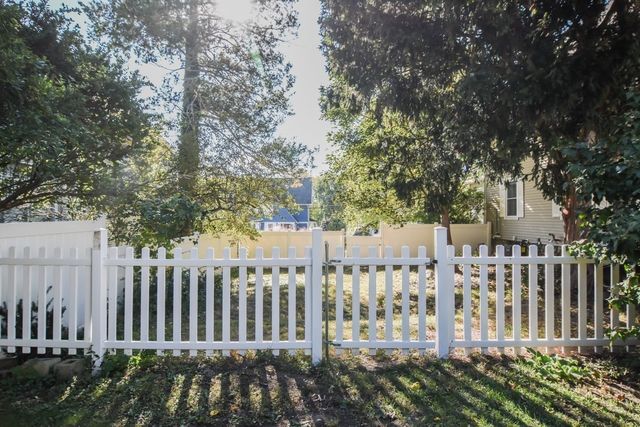 97 Dutcher St, Hopedale, MA 01747