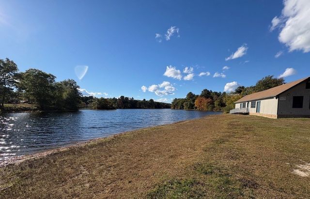 97 Dutcher St, Hopedale, MA 01747