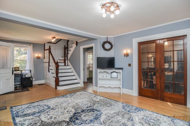 97 Dutcher St, Hopedale, MA 01747