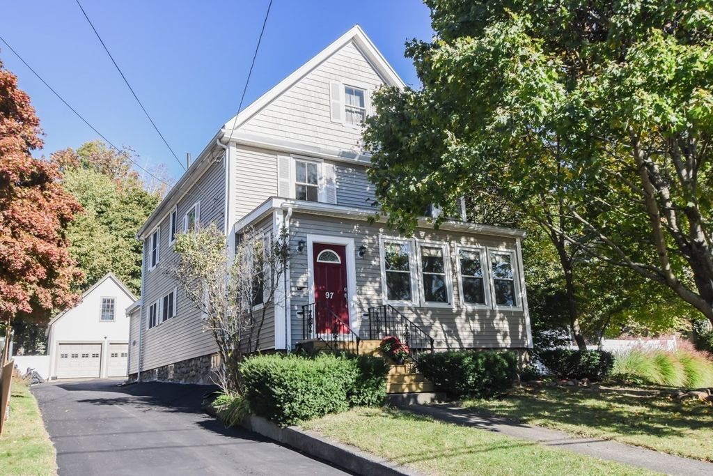 97 Dutcher St, Hopedale, MA 01747