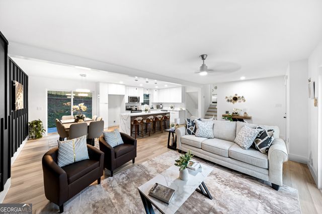 2377 Fontaine Circle, Decatur, GA 30032