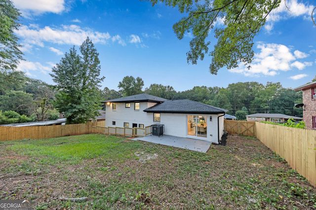2377 Fontaine Circle, Decatur, GA 30032