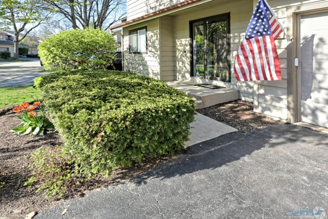 1596 Kirkwood Drive, Geneva, IL 60134