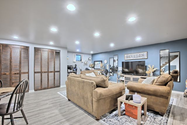1596 Kirkwood Drive, Geneva, IL 60134