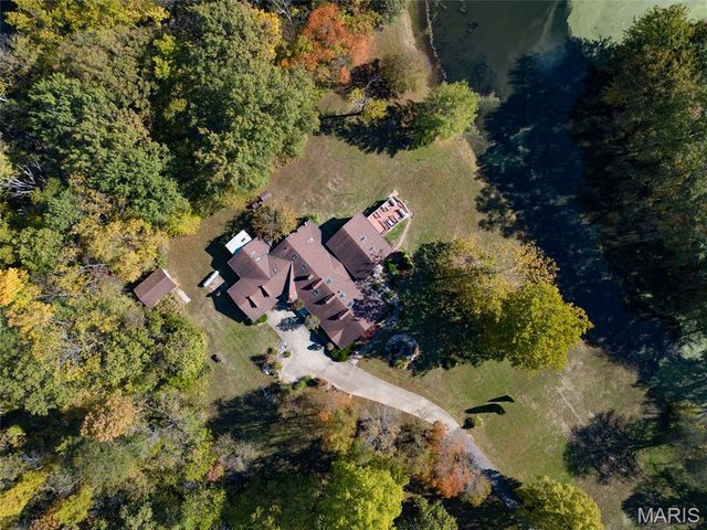 12746 Rolling Hills Drive, Trenton, IL 62293