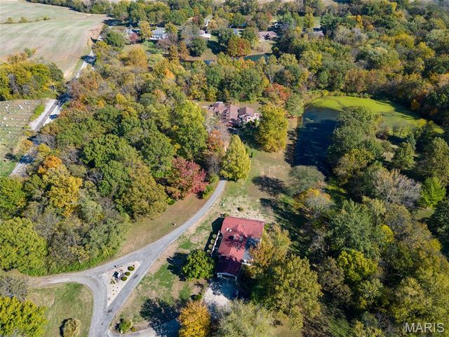 12746 Rolling Hills Drive, Trenton, IL 62293