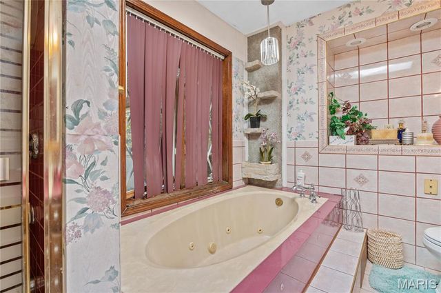 12746 Rolling Hills Drive, Trenton, IL 62293