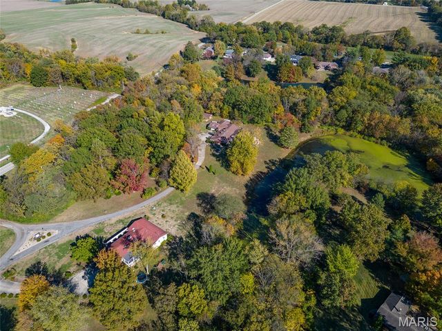 12746 Rolling Hills Drive, Trenton, IL 62293