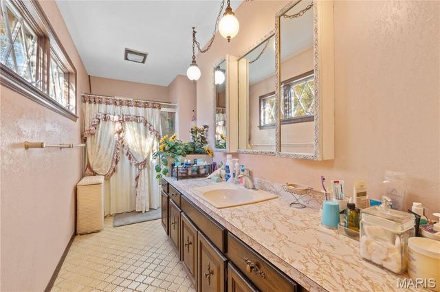 12746 Rolling Hills Drive, Trenton, IL 62293