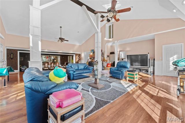 12746 Rolling Hills Drive, Trenton, IL 62293