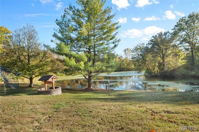 12746 Rolling Hills Drive, Trenton, IL 62293