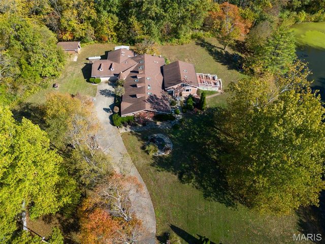 12746 Rolling Hills Drive, Trenton, IL 62293