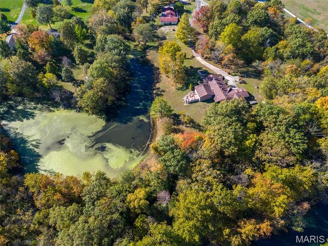 12746 Rolling Hills Drive, Trenton, IL 62293