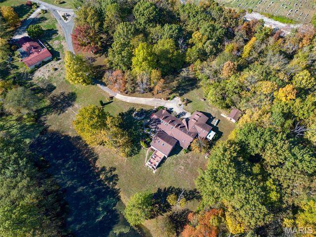 12746 Rolling Hills Drive, Trenton, IL 62293