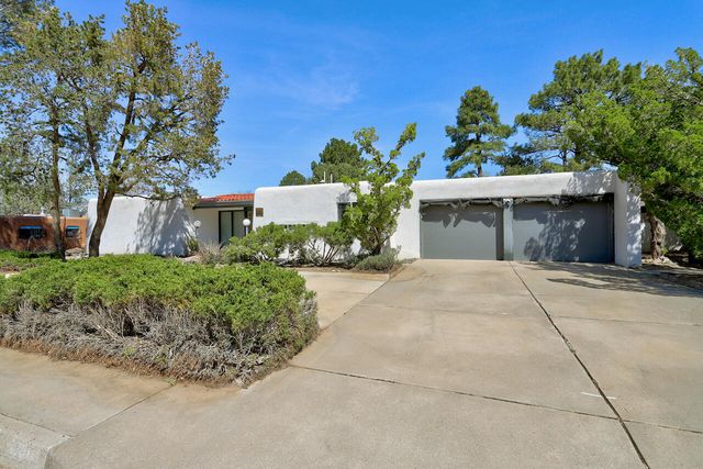 1330 Odlum Drive SE, Albuquerque, NM 87108