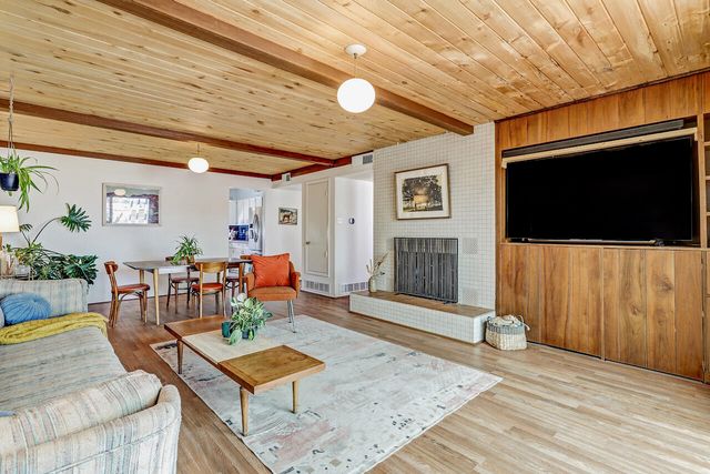 1330 Odlum Drive SE, Albuquerque, NM 87108