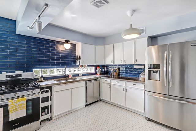 1330 Odlum Drive SE, Albuquerque, NM 87108