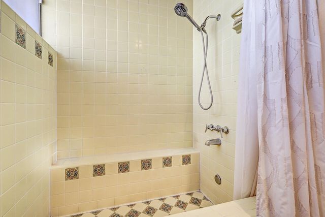 1330 Odlum Drive SE, Albuquerque, NM 87108