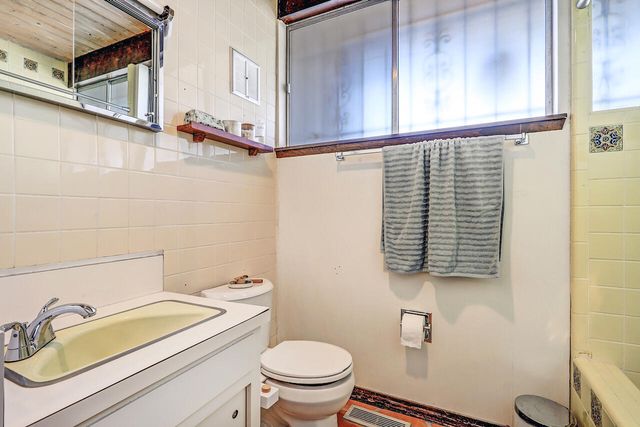 1330 Odlum Drive SE, Albuquerque, NM 87108