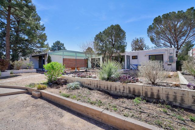 1330 Odlum Drive SE, Albuquerque, NM 87108
