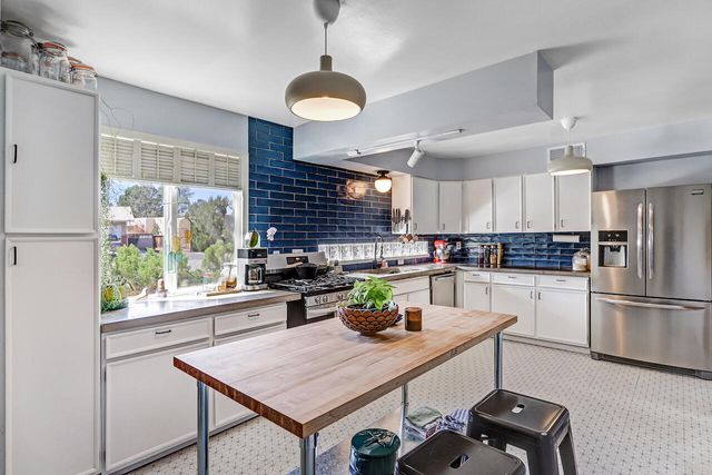 1330 Odlum Drive SE, Albuquerque, NM 87108