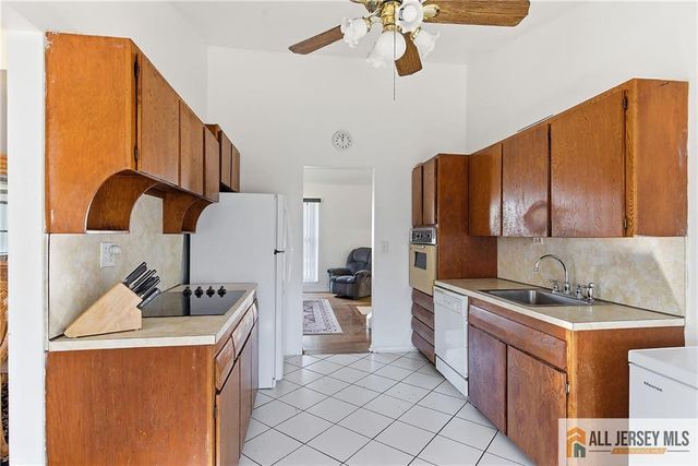 52 Gaub Road, Old Bridge, NJ 08857