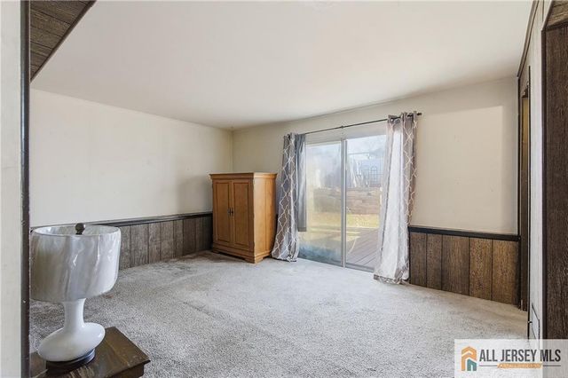 52 Gaub Road, Old Bridge, NJ 08857