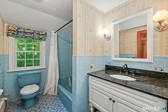 4 Scatacook Trail, Weston, CT 06883