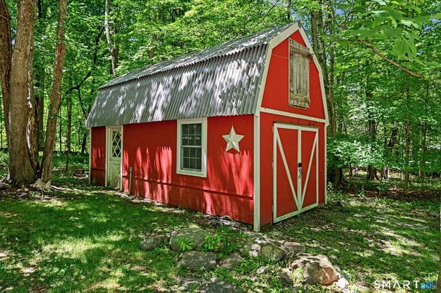4 Scatacook Trail, Weston, CT 06883