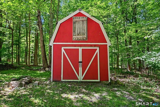 4 Scatacook Trail, Weston, CT 06883