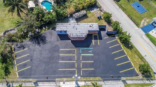 820 Foster Rd, Hallandale Beach, FL 33009