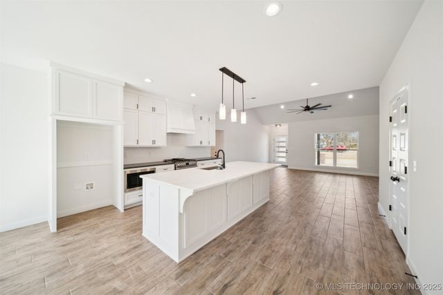 404 W 7th Street, Dewey, OK 74029