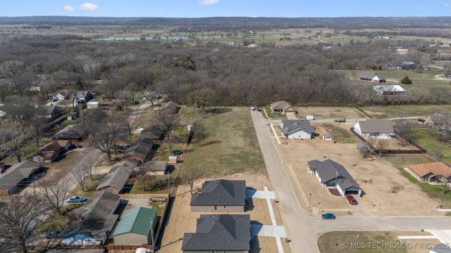 404 W 7th Street, Dewey, OK 74029
