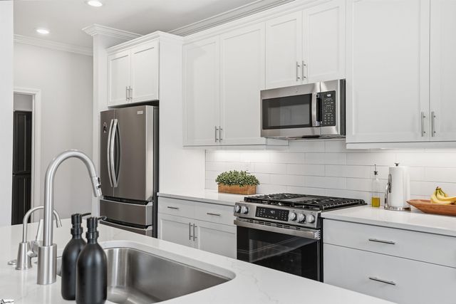 55 Hensley Road, Greenville, SC 29607