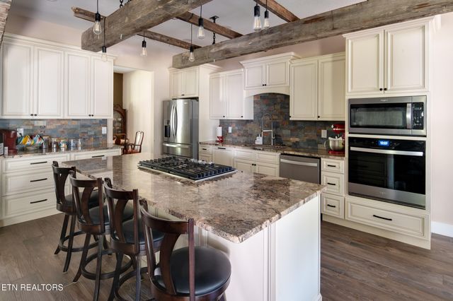 255 Crest View Drive, Sunbright, TN 37872